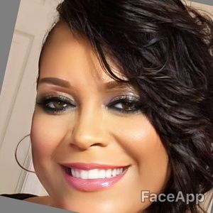 Meet your Posher, Eva